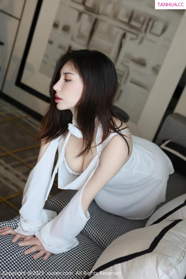   [XiuRen]高清写真图 2023.06.08 No.6877 王曼柔 丰腴美腿第7张图片